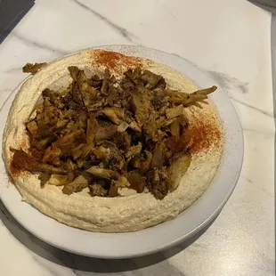Hummus plate with chicken