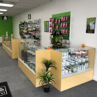 Kratom, Kava, Micronized Kava, Extract, Happy Hippo, Zen Panda, MIT45, OPMS, Bulk Kratom, Remarkable Herbs, Naturopath