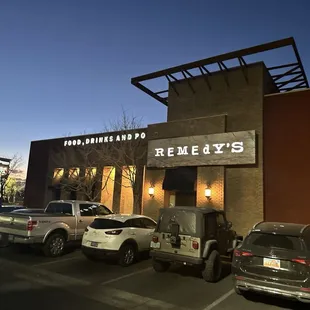 the outside of the restaurant