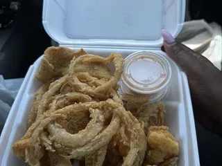 Tee Wayne's