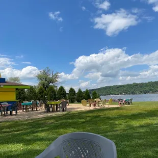 Nice outdoor bar. Closed today but opening soon. Darn COVID. Restaurant serves to area. What a beautiful place and dog friendly too!