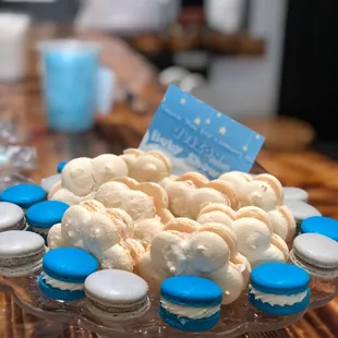 a plate of cookies