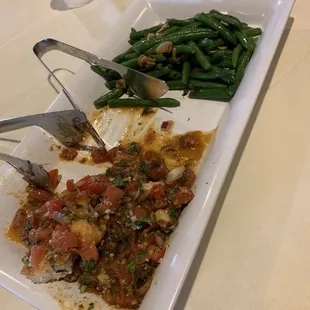 Bruschetta chicken and almond green-beans