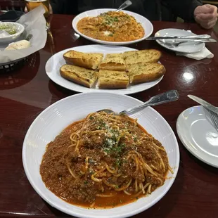 Spaghetti Mamma Dinner, Fettuccine Bolognese Dinner, &amp; Garlic Bread