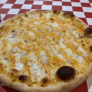 Had Buffalo Chicken Pizza -- one of the best pizza I ever had.   The crust isn&apos;t greasy and the toppings were perfect!
