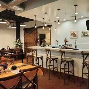 the bar and dining area