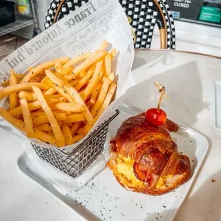 Bacon, Brie and Apple Croissant Sandwich