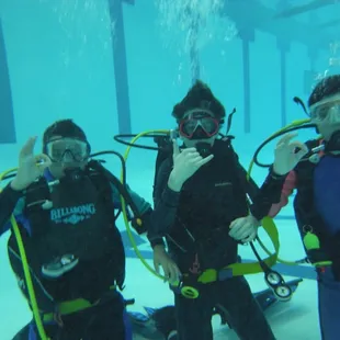 Kids scuba session at Rena's Scuba!