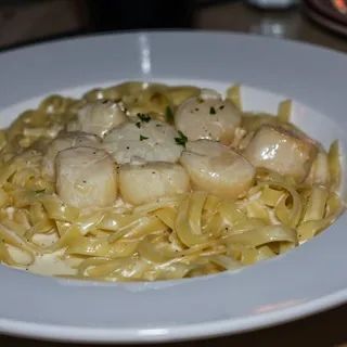 Fettuccine With Scallops