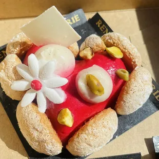 2/5. Not my favorite but was pretty at least