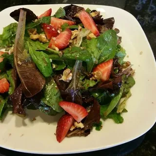 Strawberry Walnut Salad