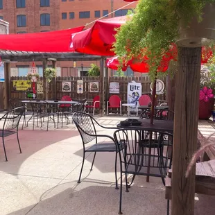 Awesome patio with plenty of shade.