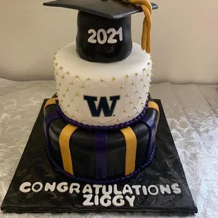 UW Graduation cake