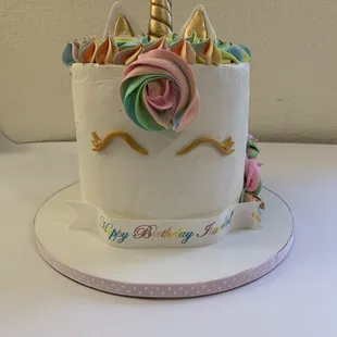 Rainbow unicorn cake