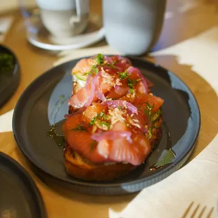 Salmon toast