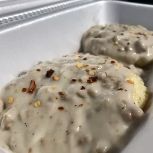 Single biscuits and gravy