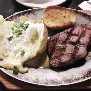 I always prefer chicken but ever since I tried their steak I just have to have it every time I come here.