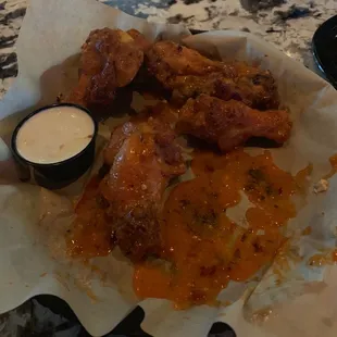 Wings are good and HUGE,.. This is 5 of the 12 I ordered... trying to buy time so I can attempt to wolf down the rest!