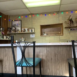 the counter and chairs