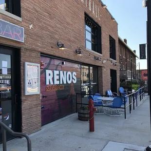 the outside of the restaurant