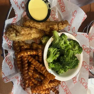 Chicken fingers, sweet potato fries, broccoli