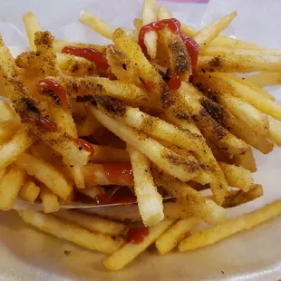 Fresh and hot and plenty of french fries. Absolutely delicious!