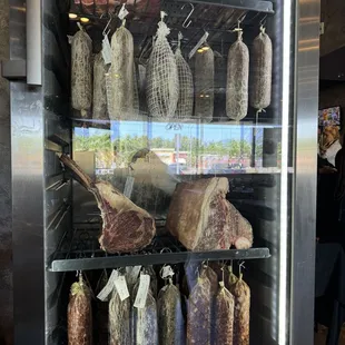 Dry aging cooler