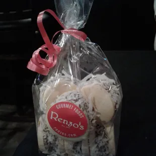 Alfajores in a six pack: not too sweet, delightful way to finish a fine meal.