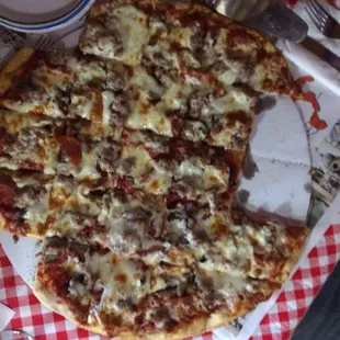 Boyfriend and his son ordered a pizza and both were impressed with the flavor and amount of sausage, sauce, and fresh mozzarella cheese.