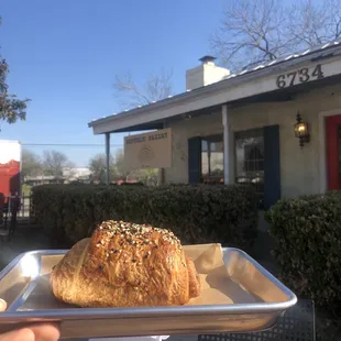 Smoked salmon croissant