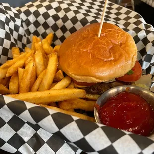 Classic cheeseburger &amp; Fries