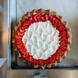 Strawberry cream pie