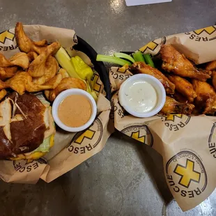 cheeseburger with swirl potatoes and wings