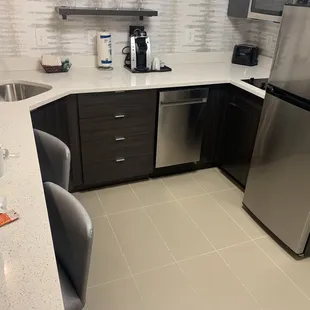 More room than my kitchen!!!! It has utinsels too!!!!!