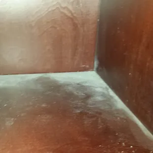 This where the towels are placed.