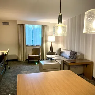 1 bedroom suite ( 2 queen beds) pull out sofa