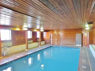 Express Inn & Suites