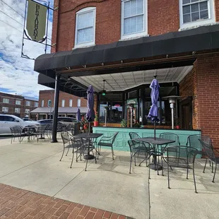 tables and chairs outside a restaurant