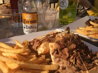 Looney's Pub