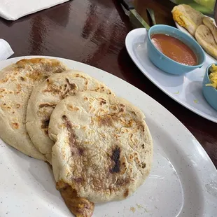 Pupusas revueltas.