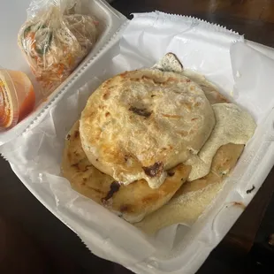 Pupusas de flor de calabaza