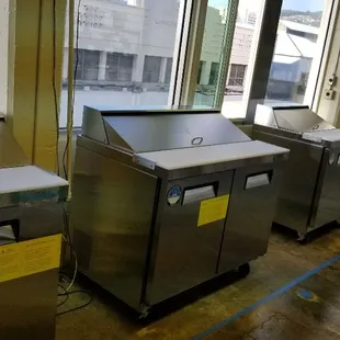 Prep TABLES refrigerator and undercounter refrigerator