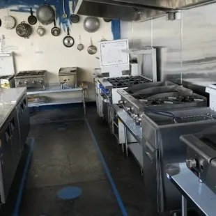 Stove, flat top, charbroiler, stainless steel TABLES hoods