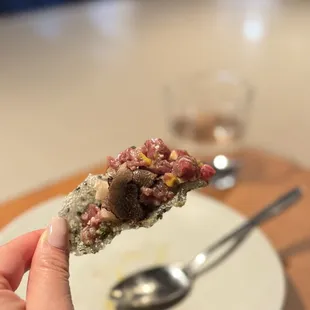 Tenderloin taretare with seaweed chip