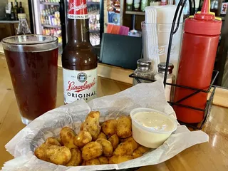 7 Brothers Bar and Grill