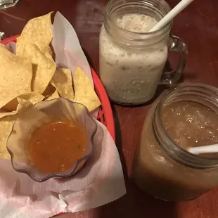Chips &amp; salsa, horchata, tamarindo