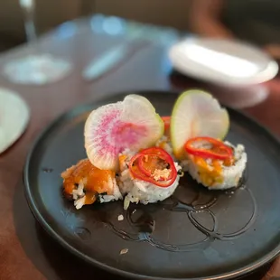 spicy salmon roll