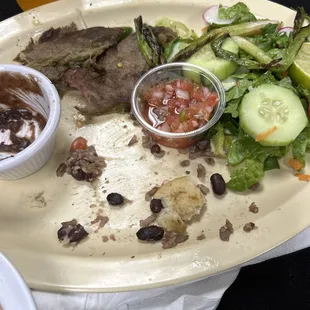 Desayuno y la carne cruda