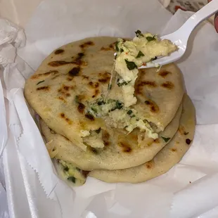 Chicken &amp; Spinach Pupusas