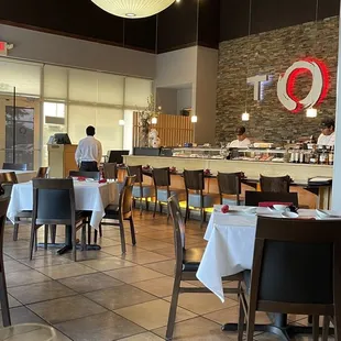 Inside/sushi bar